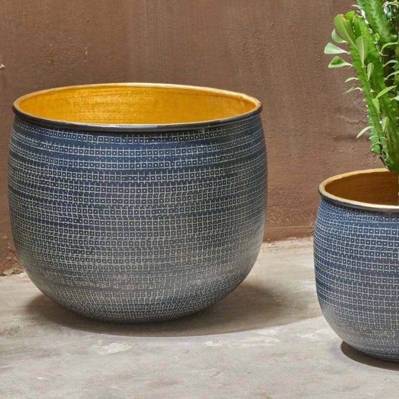 Tembesi Etched Planter - Black & Brass Medium 3 Tembesi Etched Planter - Black & Brass Medium - Image 3