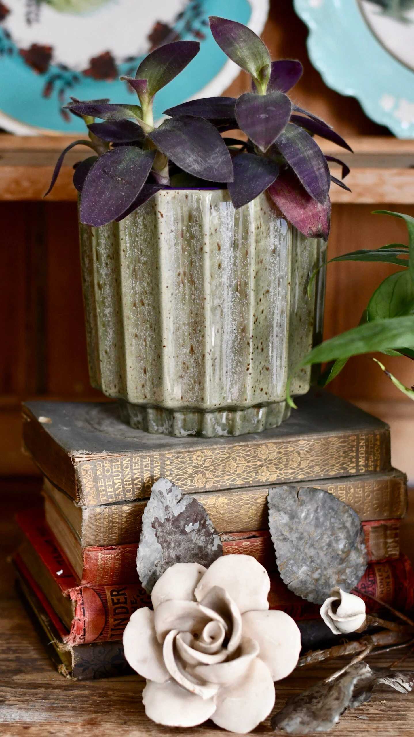 Lugano Scalloped Green Reactive Planter (13cm Plant Pot) 7 Lugano Scalloped Green Reactive Planter (13cm Plant Pot) - Image 7